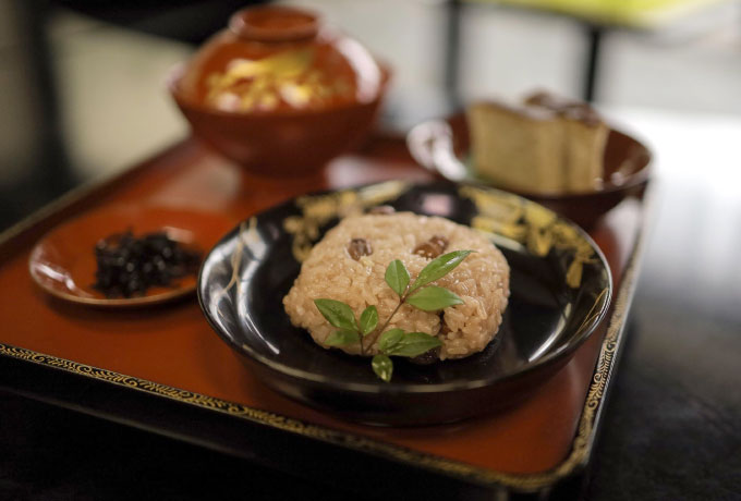 “Adzuki bean set meal” courtesy of the unique Toshiro confectionery store.