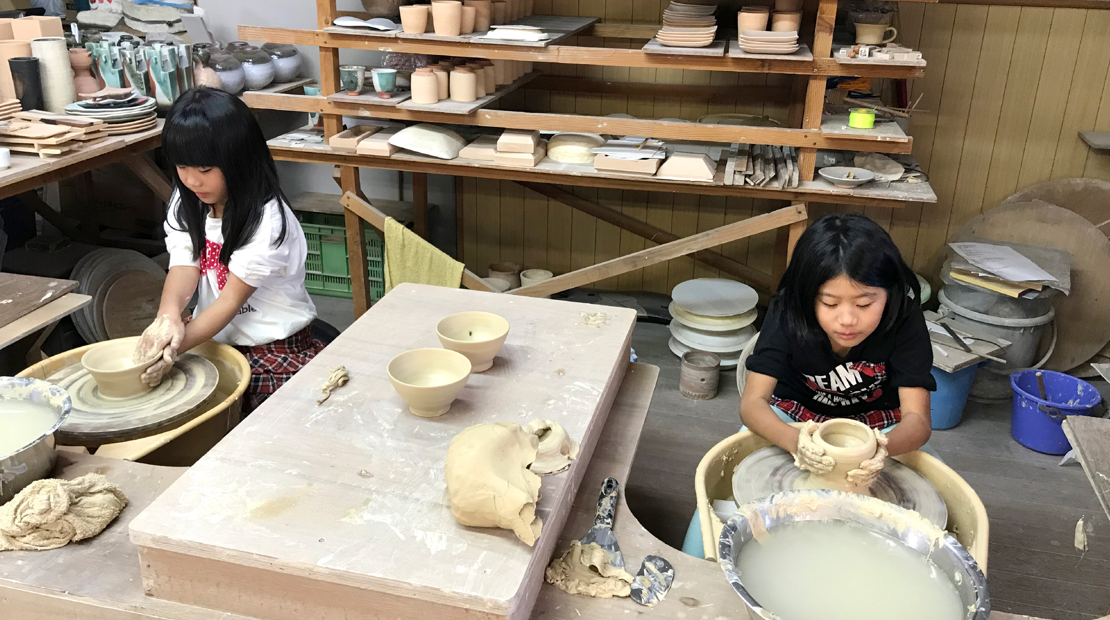 Hagi pottery-making (by potter's wheel/by hand) and painting experience